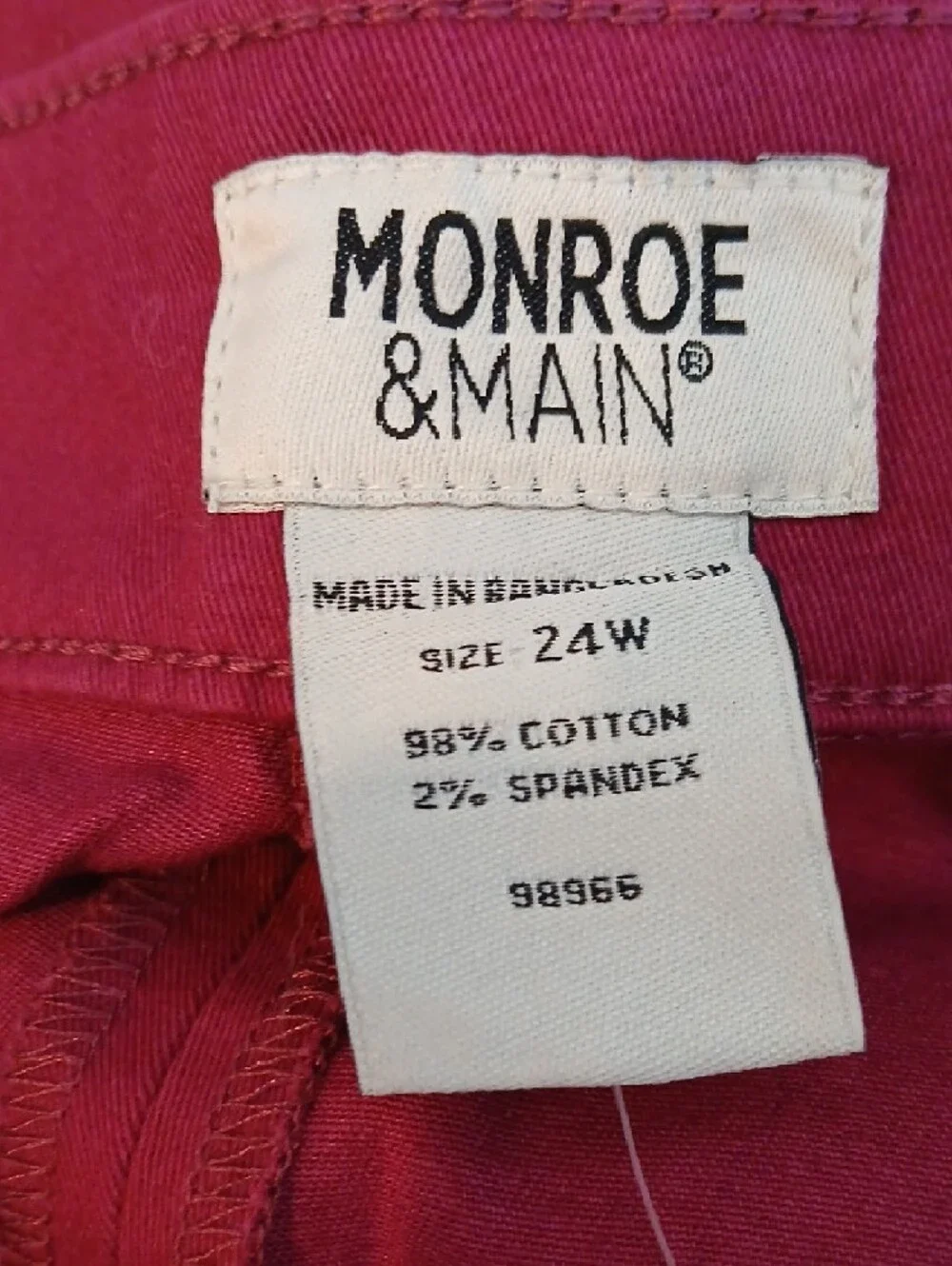 Monroe & Main Raspberry Stretch Capri Pants - Picture 3 of 3